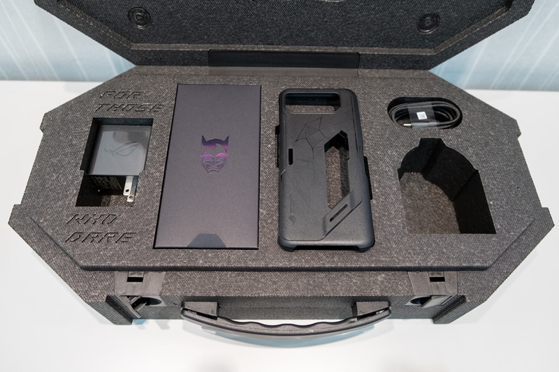 パッケージや付属品も特別仕様