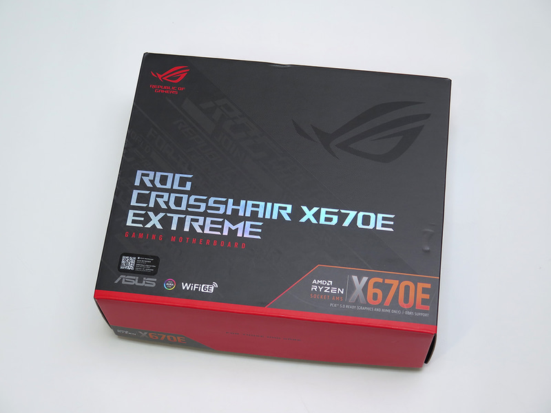 製品パッケージ。体重計で測ってみたら6kgだった