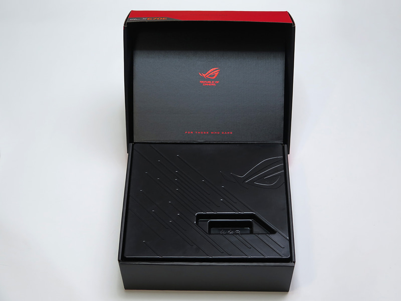 パッケージを開いたところも凝っている