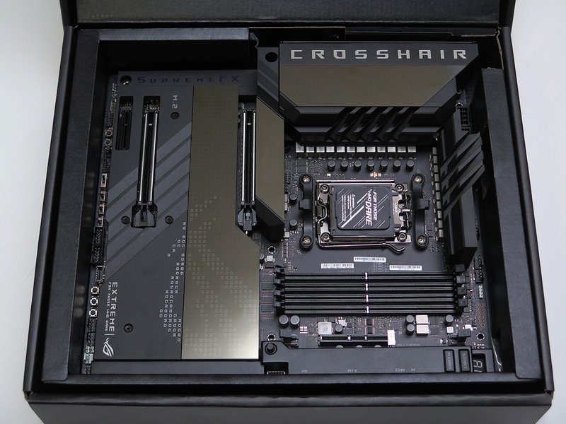 製品は静電気防止袋などに入っておらずむき出しのままだ