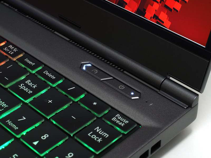 電源スイッチの左、ホワイトLED付きの部分が動作モード切り替えスイッチ