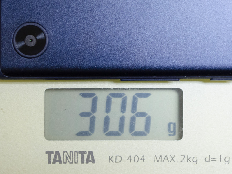 重量は実測で306g