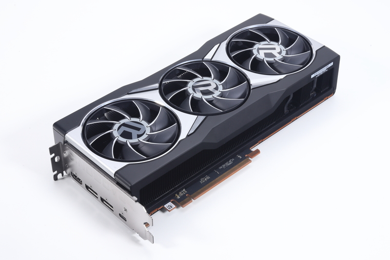 Radeon RX 6900 XTのリファレンスモデル