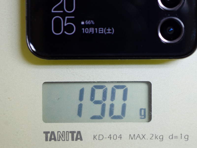 重量は実測で約190g(SIMあり)