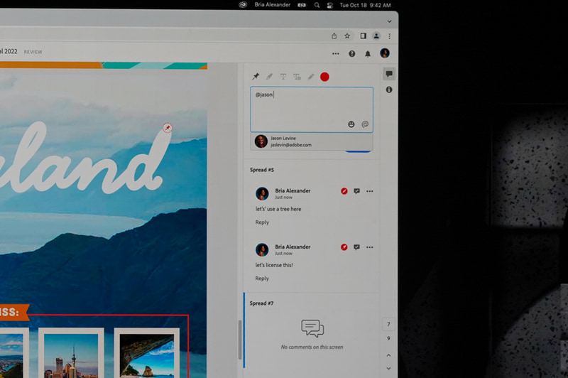 IllustratorのデータにWeb上から共同編集を行なっているところ