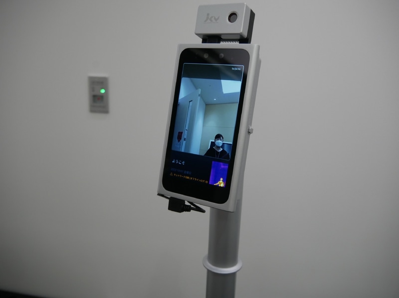 体温を検知する機械も設置されている