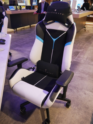 デルの大手町新オフィスに潜入！日本未発売ALIENWAREゲーミングチェア