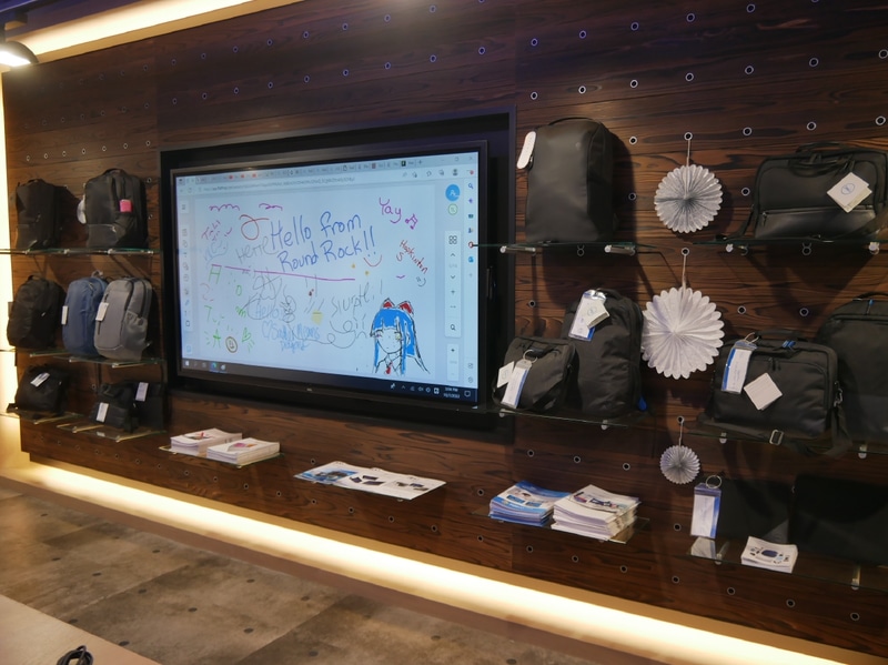 デルが発売するPCバッグを一堂に展示している