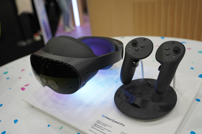 Metaブースに展示されていたMeta Quest Pro