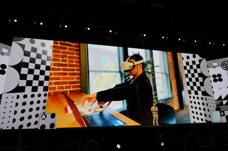 Substance 3D ModelerでQuestシリーズを利用した、VR環境での3Dコンテンツデザインの様子