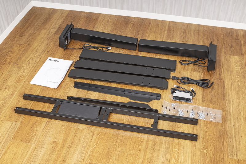 パーツを全部取り出したところ