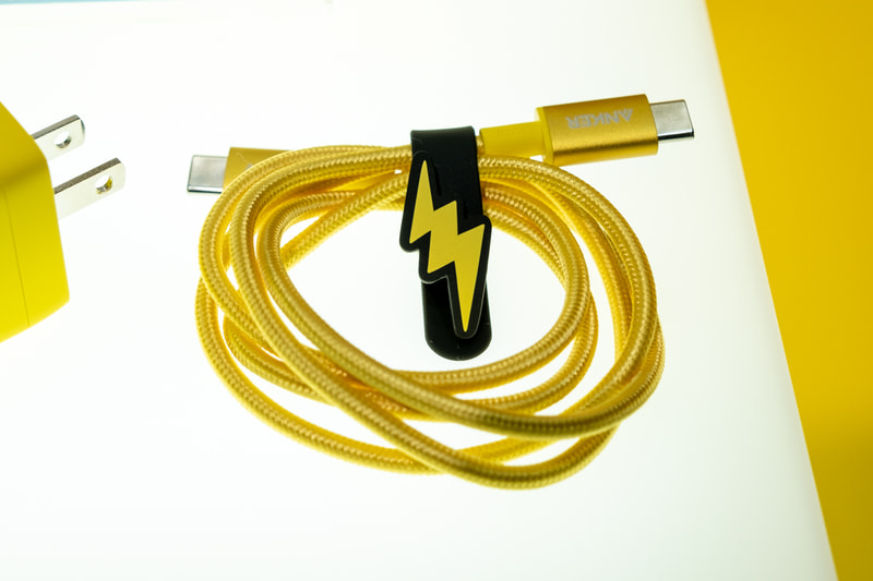 こちらはピカチュウカラーにあわせたケーブル