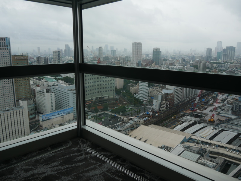 品川駅方向を一望できる部屋もある