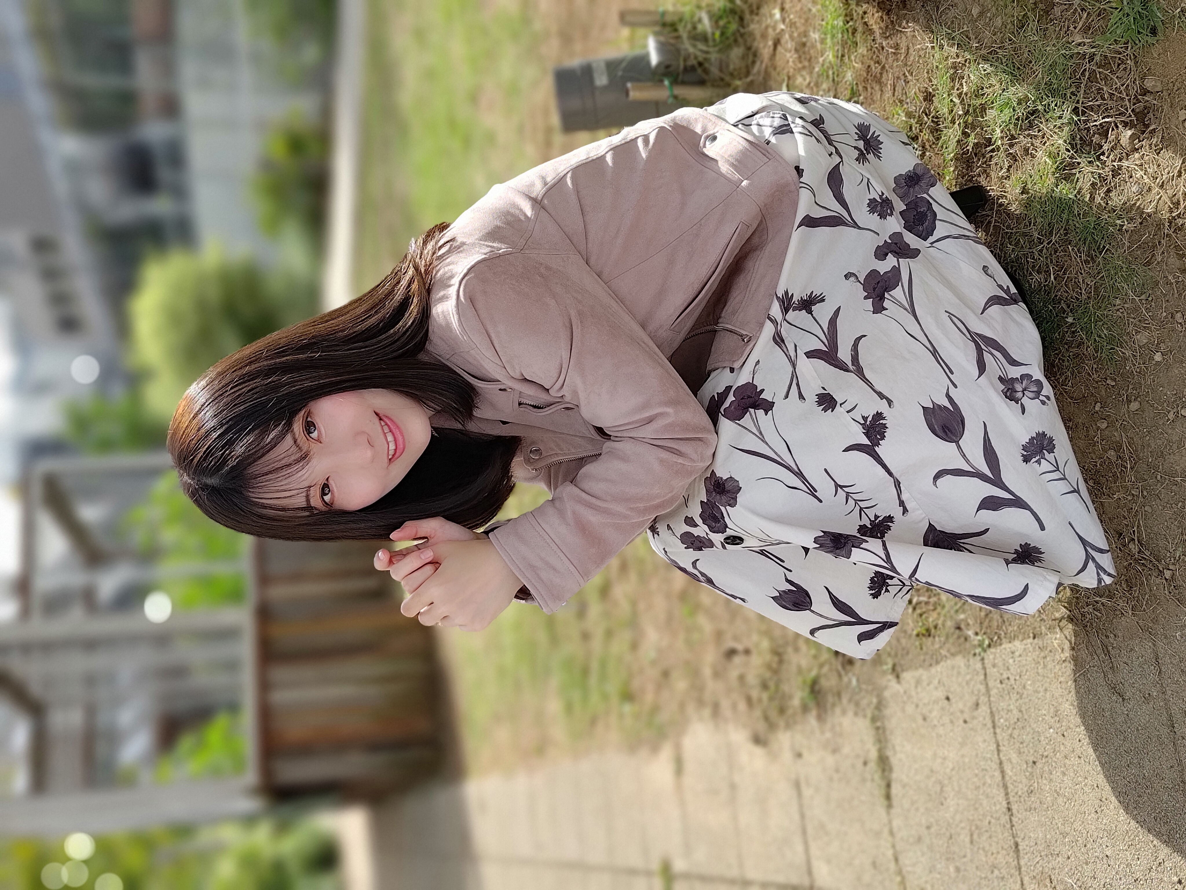 モデル <a href="https://www.instagram.com/kaedekoiro_official/" class="n" target="_blank">小彩楓</a>