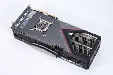 やじうまミニレビュー】着脱できるディスプレイを搭載したユニークな