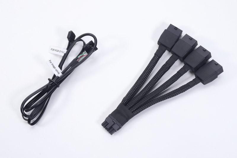 PCIe 8ピン×4系統 to 12VHPWR変換アダプタと、イルミネーション制御用ケーブル(USB 2.0+ARGB 3ピン)