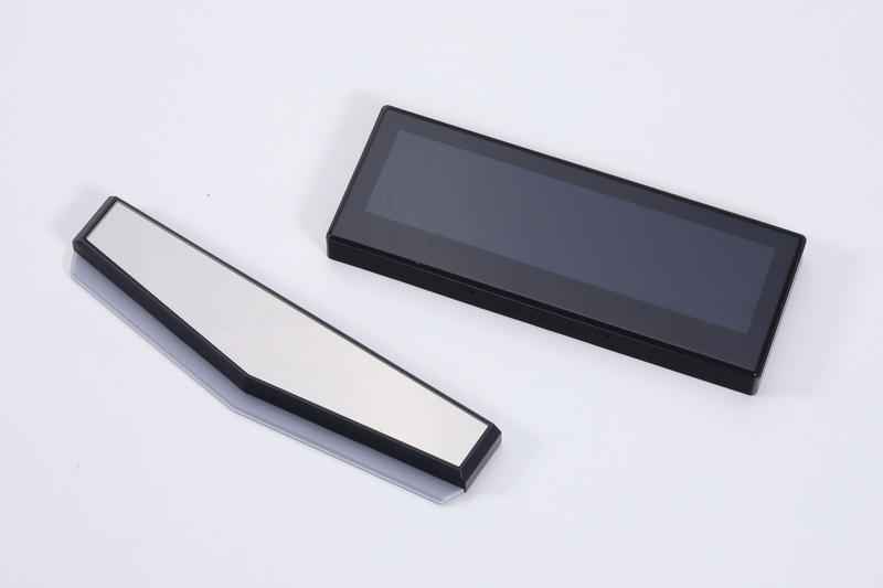 液晶パネルを搭載する「iGame Smart LCD」(右)と、RGB LEDが組み込まれた交換用のライティングボード