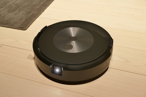 やじうまPC Watch】水拭きもできる「ルンバ コンボ j7+」。パッドを天