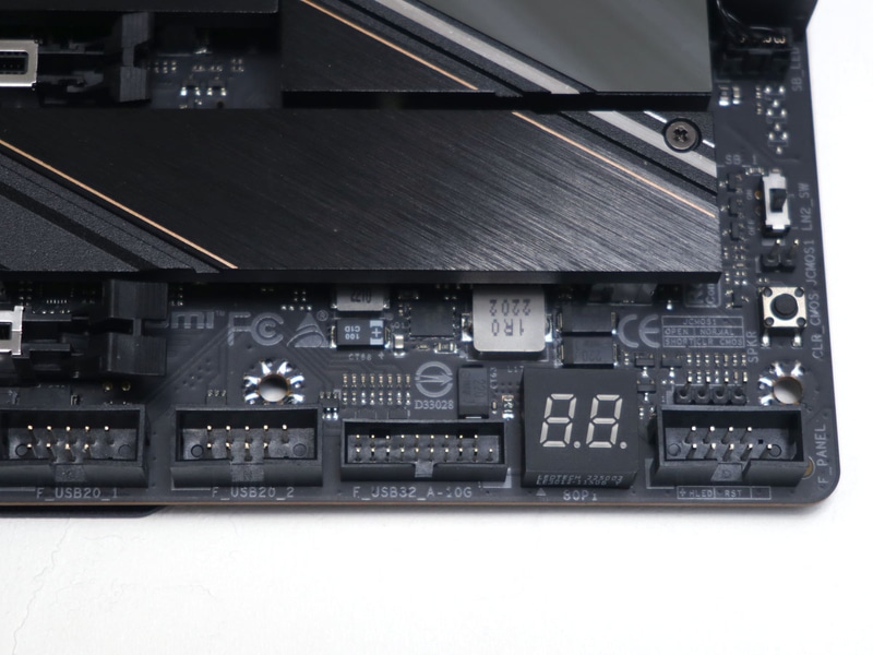 POSTコード表示用の7セグメントLED。トラブルシューティングに役立つ