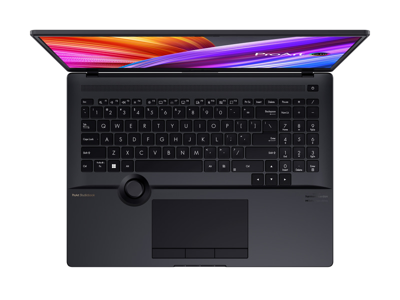 ASUS ProArt Studiobook シリーズ(背面)