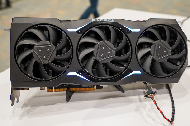 AMDが発表したRadeon RX 7000シリーズのハイエンドモデル「Radeon RX 7900 XTX」