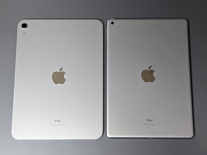 背面。ラウンド加工されていた従来モデルとは異なり側面は垂直になっている。カメラも出っ張りのある仕様へと変化している