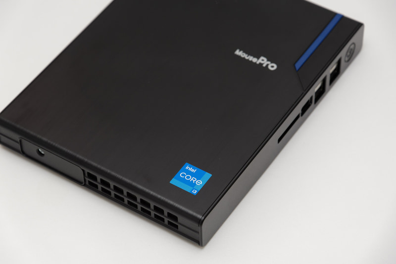 CPUは第12世代Core i3-1215U