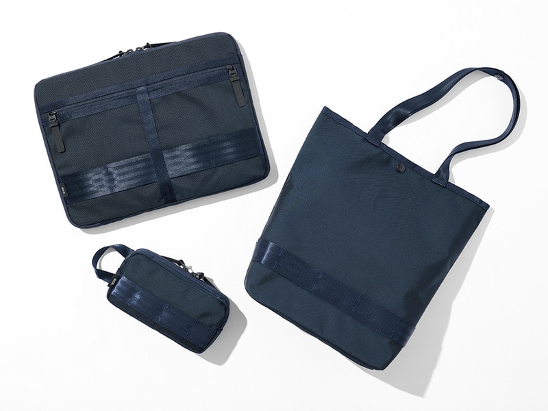 新色のネイビーが加わる