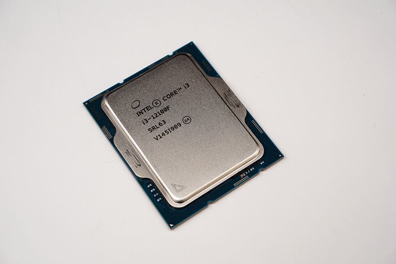 CPUはCore i3-12100Fを選択。4コア8スレッドで実売価格は1万6,000円前後