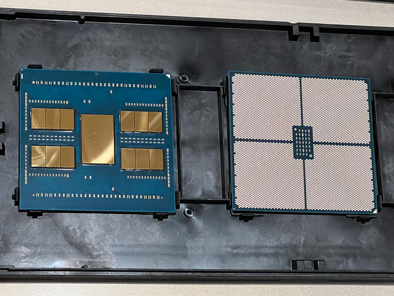 第4世代EPYCのパッケージの表(左)と裏(右)。3つのZen 4コアベースのCCDが一塊で、4つあることがわかる