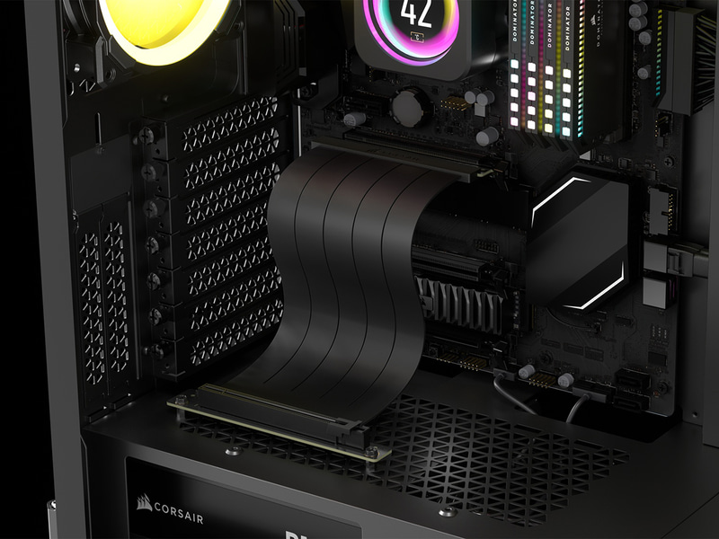 90度コネクタでビデオカードが干渉しにくい設計