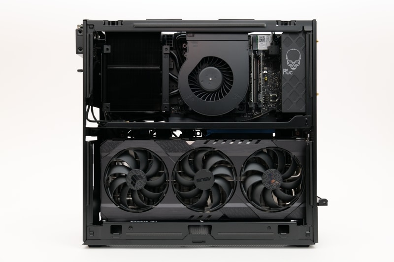 パネルをはずした右側面