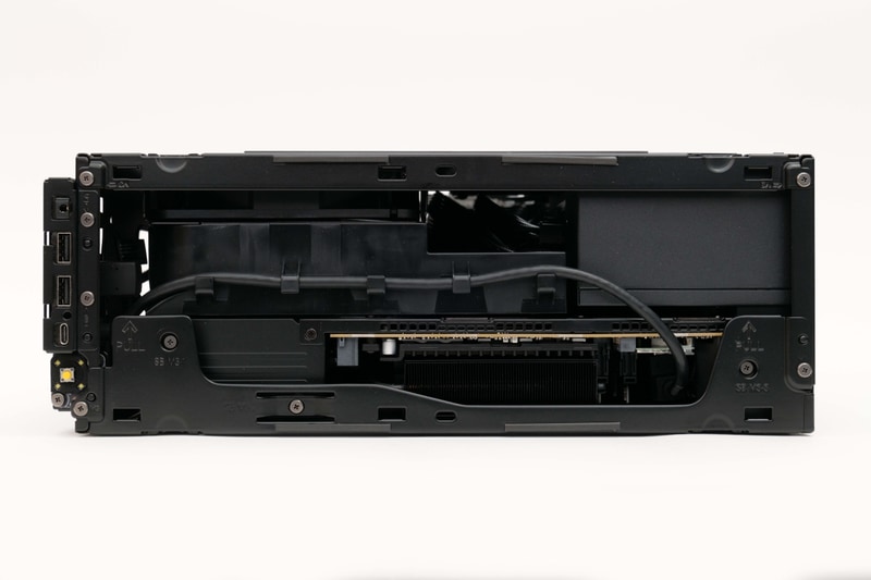 パネルをはずした天面