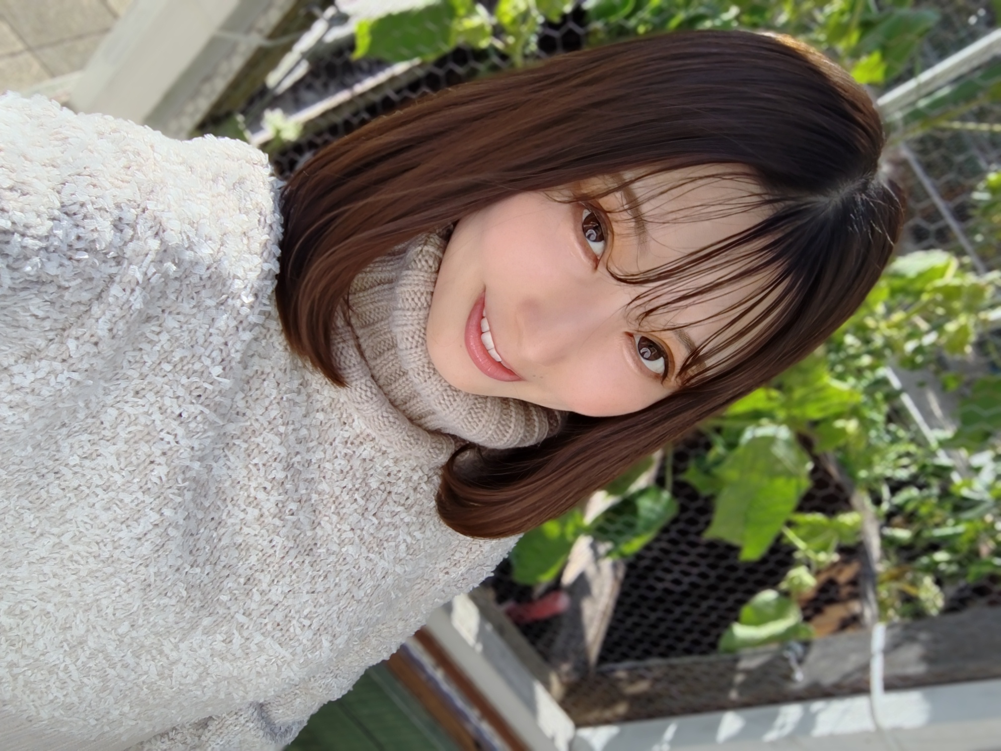 モデル:<a href="https://www.instagram.com/kaedekoiro_official/" class="n" target="_blank">小彩 楓</a>