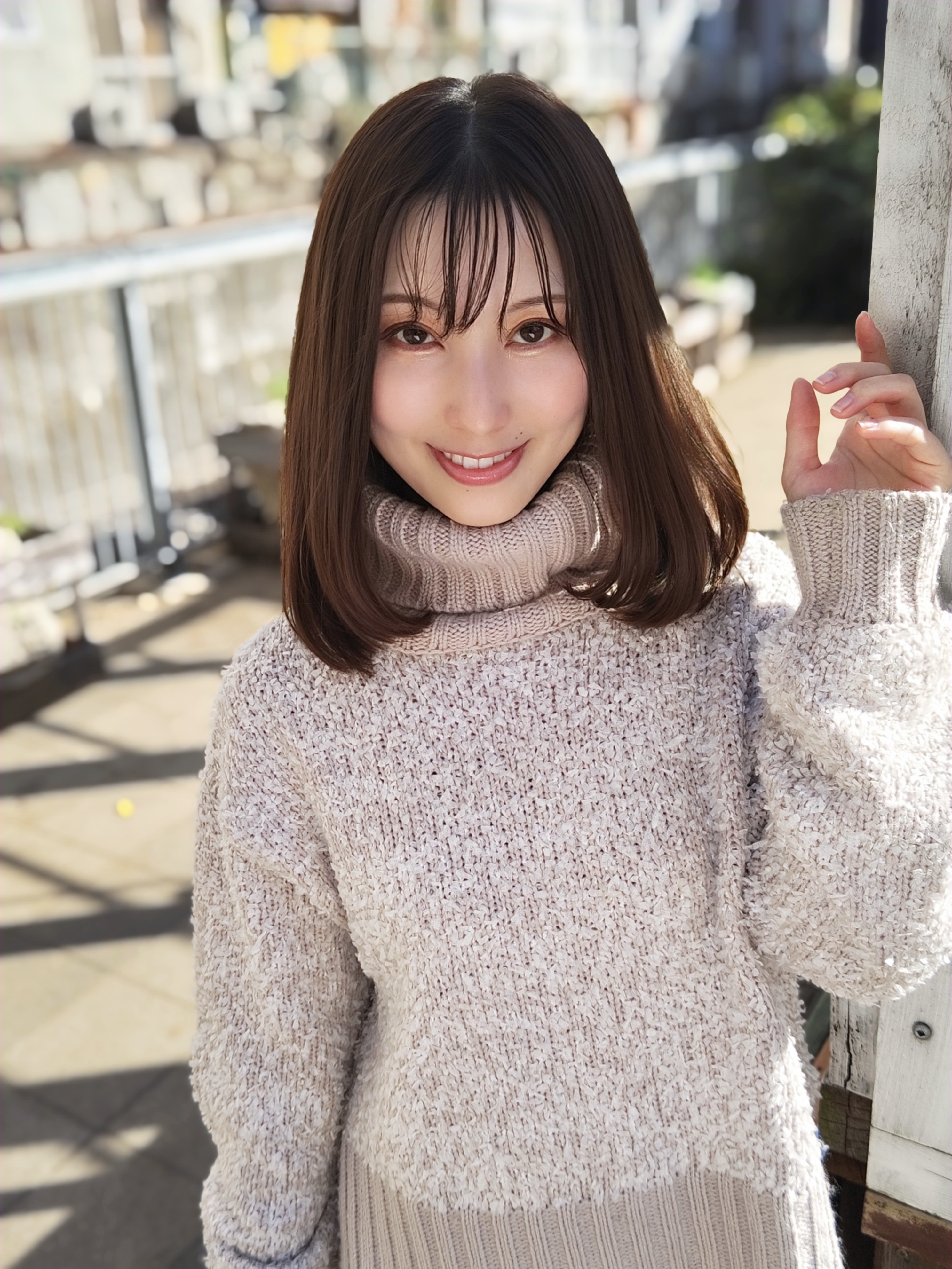 モデル:<a href="https://www.instagram.com/kaedekoiro_official/" class="n" target="_blank">小彩 楓</a>