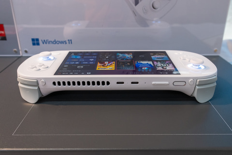 最上のモバイルゲーム体験を謳う7型ゲーミングPC「AYANEO 2