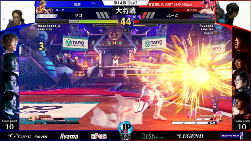 画面端に追い詰めて読み合いに勝てるとマゴルーク有利の場面も多く見られた