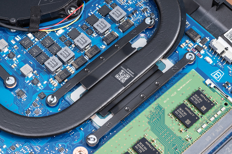 CPU側のヒートシンクとヒートパイプ