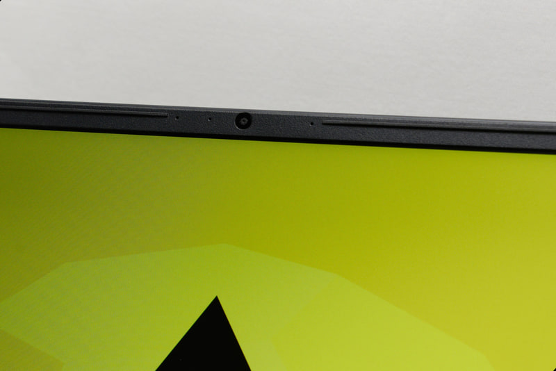 内蔵Webカメラは100万画素。Windows Helloの顔認証には対応しない