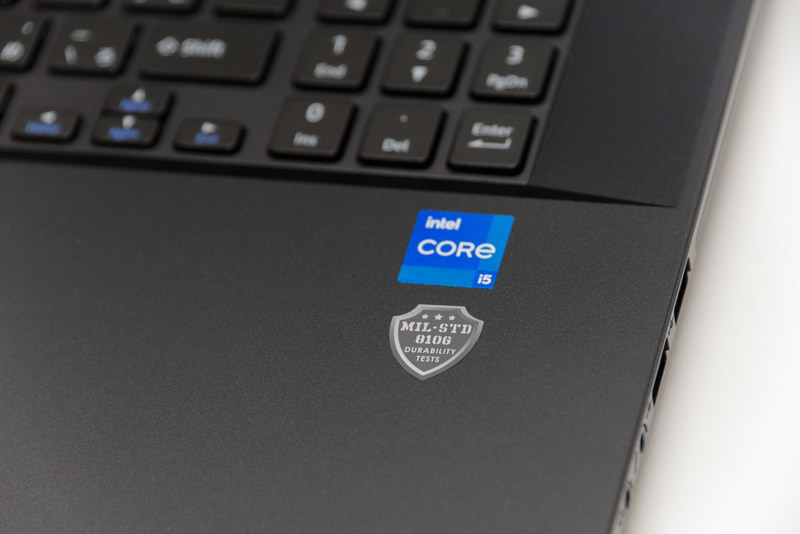 「MIL-STD 810G」準拠で安心感のある耐久性