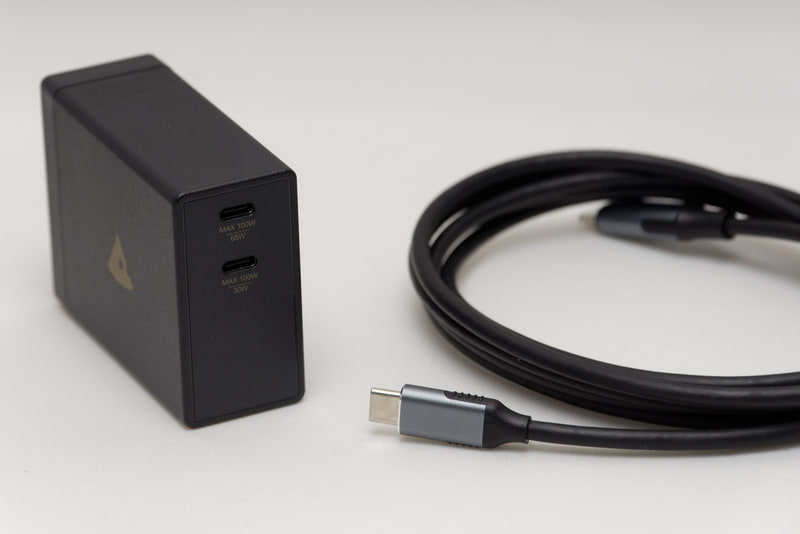 最大100W出力のUSB PD対応充電器をオプション(7,700円)で選べる