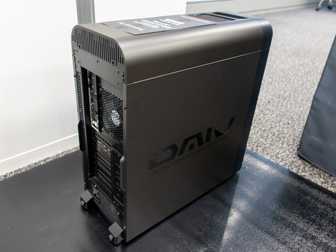 マウス、新筐体採用で大型GPUやE-ATXに対応したDAIVデスクトップPC