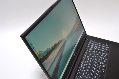 コスパ重視でも性能や使い勝手は十分。17.3型ゲーミングノートPC