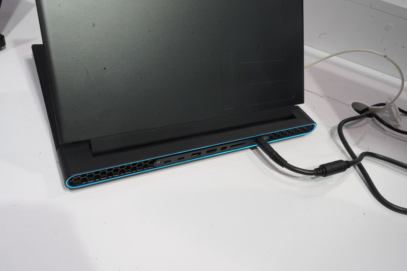 Microsoftブースに展示されていたDell Alienware m16