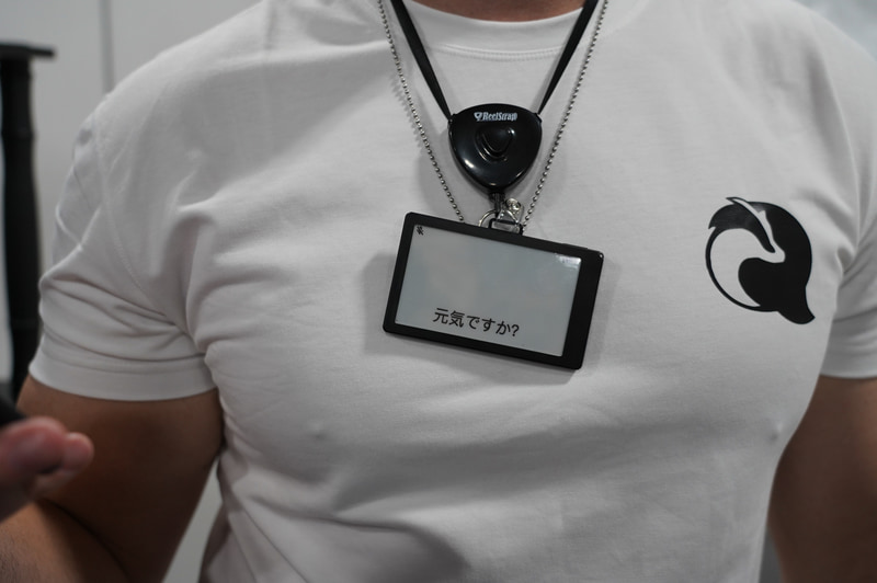 How are youと発音すると日本語や中国語などに変換されて文字が表示される、もちろん英語のまま表示も可能