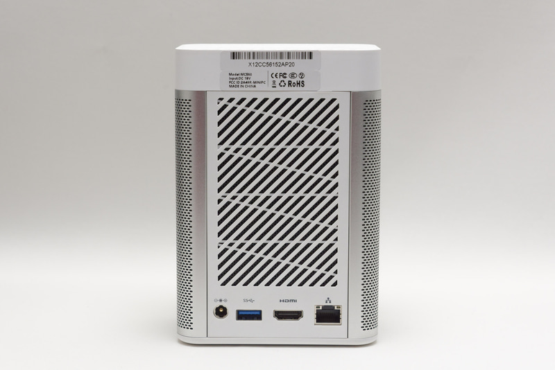 背面にはDC入力、USB 3.2 Gen.2 Type-A、HDMI、1GbEポート