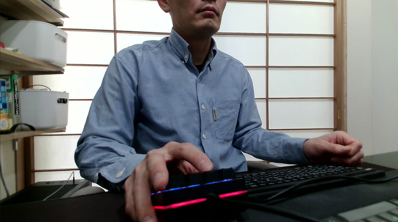 スタンドを使わないと顔が見切れる(Microsoft Teams上の映像)