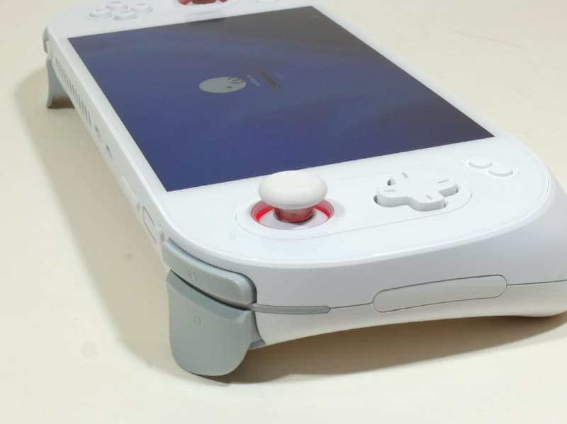 バッテリ容量が20%未満になると、スティック部のLEDが赤く点滅するようになる