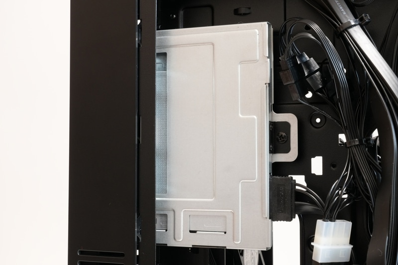 今回の貸出機にはオプションの「DVDスーパーマルチドライブ」(DVD±R DL読み書き対応)が内蔵されていた