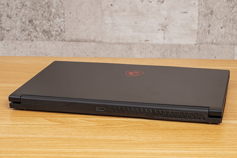 背面にHDMI出力を用意